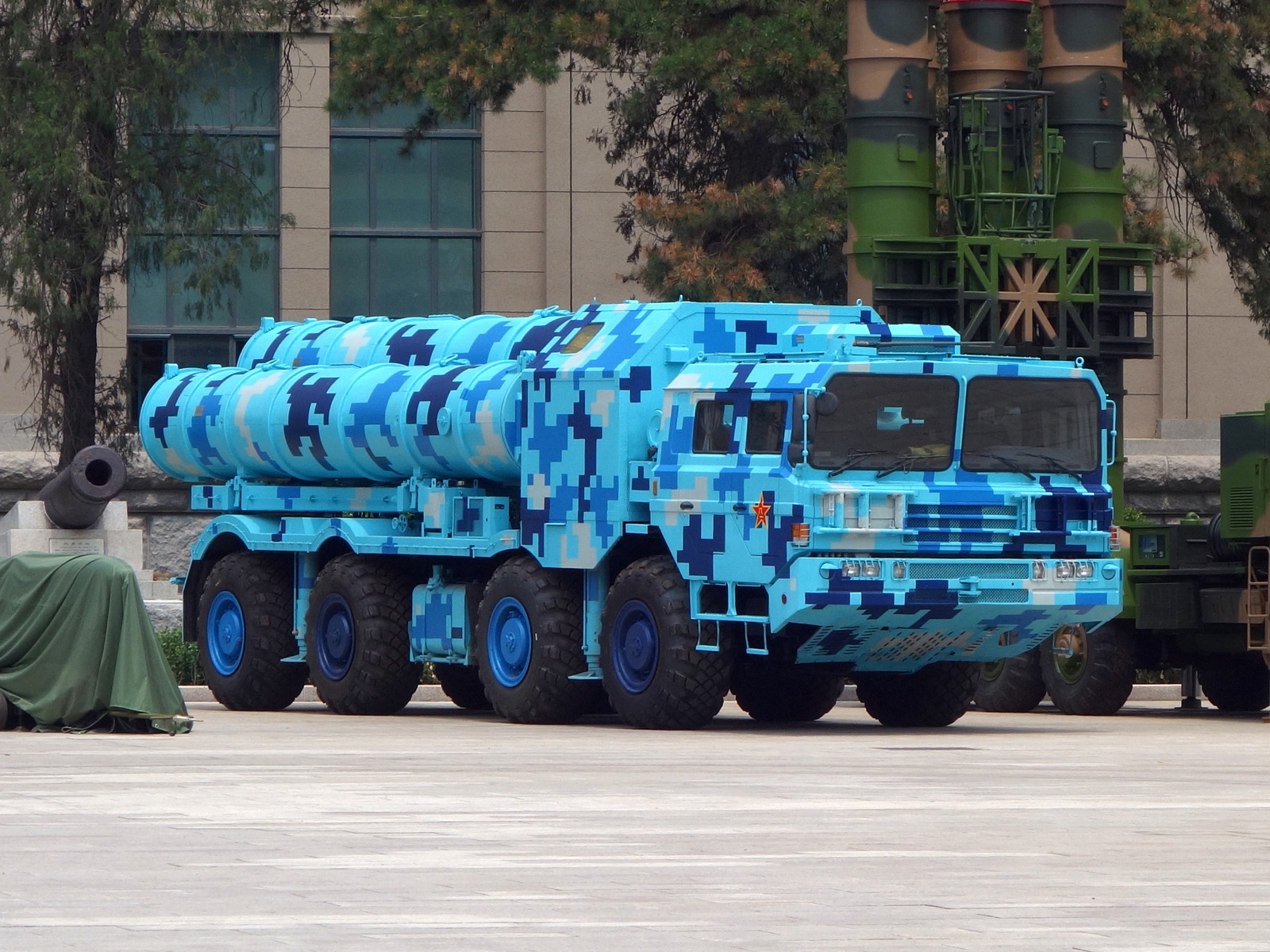 Lanzador de misiles antibuque chinos YJ-62 expuesto en el Museo Militar de la Revolución del Pueblo Chino, en Pekín.