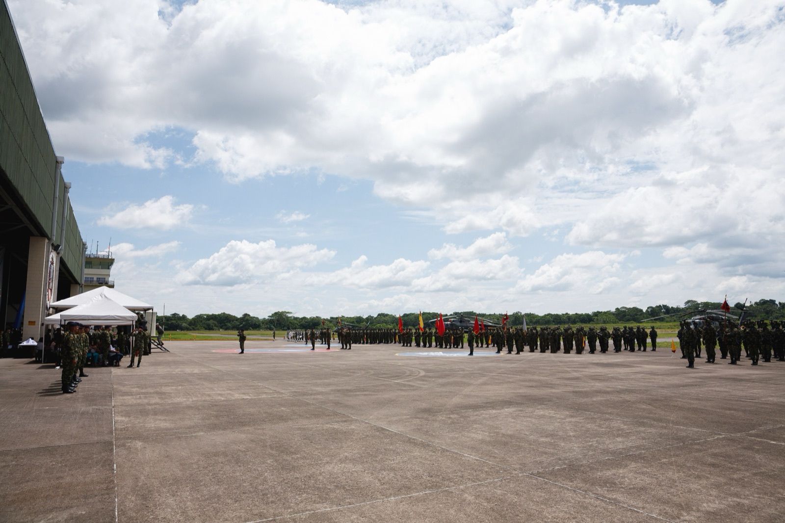 Soldados de la Brigada Especial contra el Narcotráfico del Ejército de Colombia en una ceremonia en Florencia (foto de archivo, 2016).