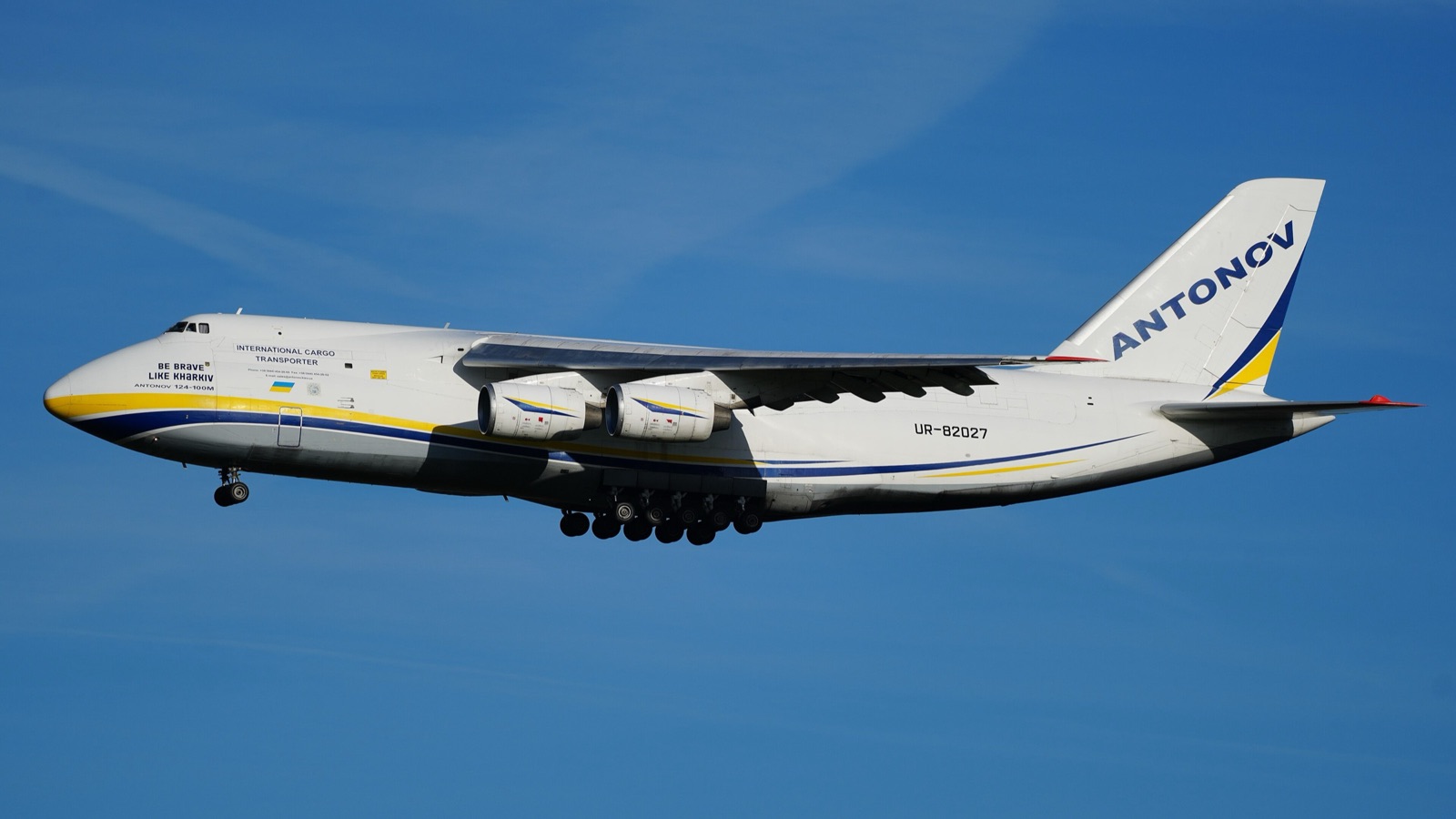 Un Antonov An-124 de la aerolínea ucraniana Antonov Airlines en el aeropuerto de Leipzig/Halle, Alemania.