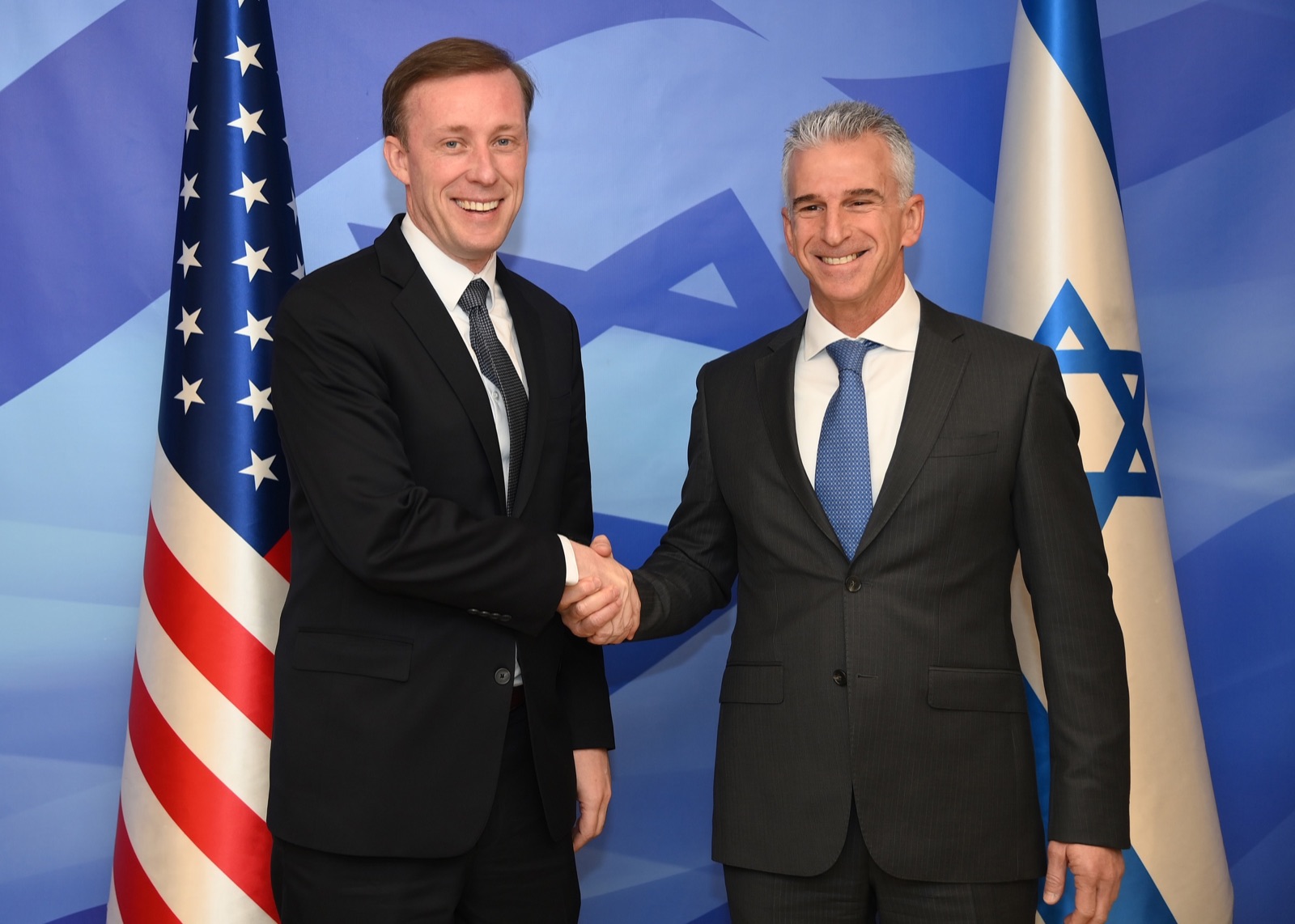 David Barnea, entonces director del Mossad (derecha), durante una reunión en Jerusalén en enero de 2023