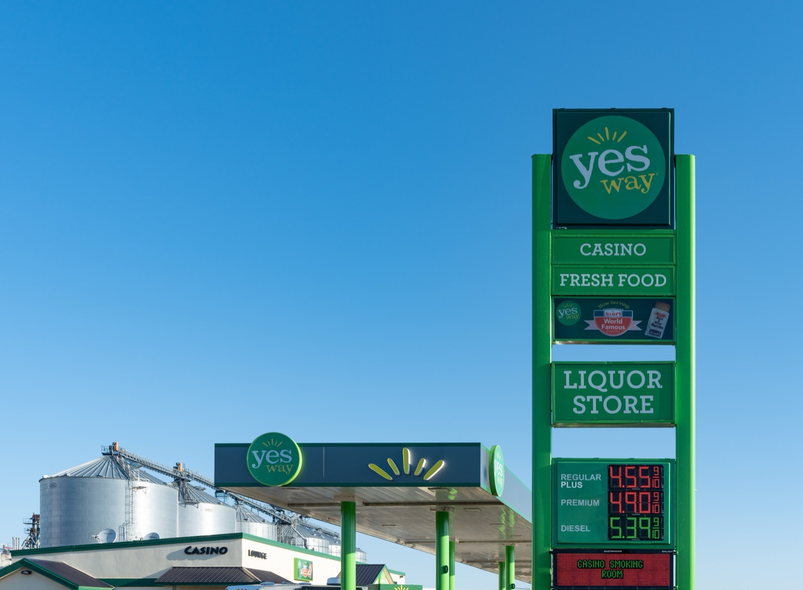 Letrero con precios de la gasolina en una estación de servicio de Fort Pierre, Dakota del Sur, Estados Unidos (imagen de referencia, 2022).