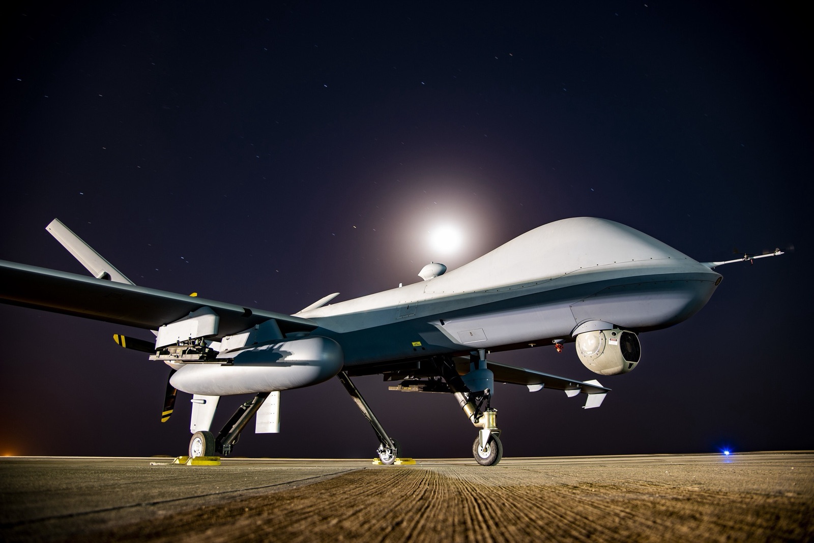 Un dron MQ-9 Reaper de la Fuerza Aérea de Estados Unidos en una pista, en agosto de 2022 (foto de archivo).