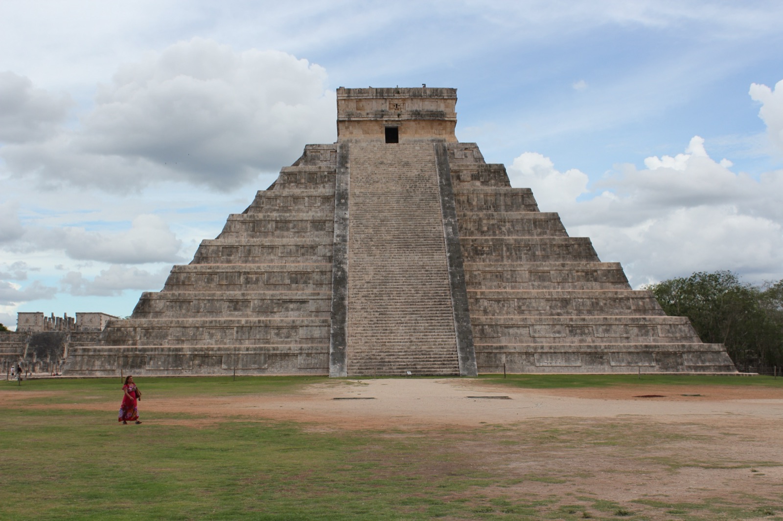 El Castillo o templo de Kukulcán, en la antigua ciudad maya de Chichén Itzá, en Yucatán (México).