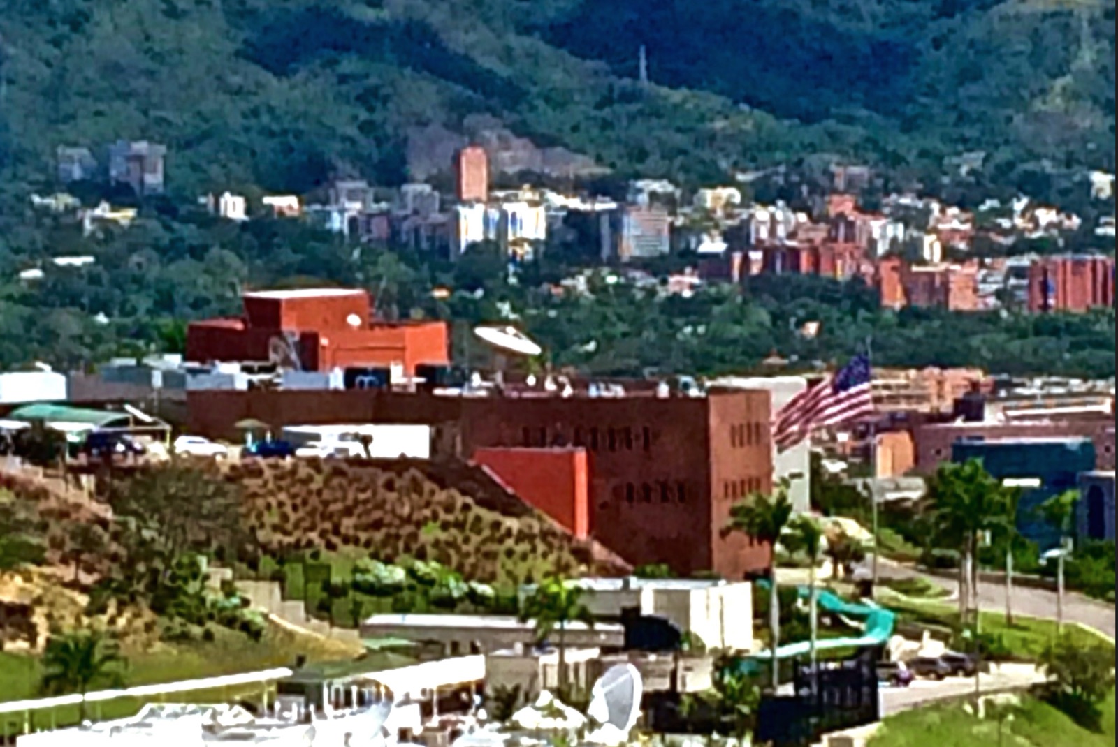 La embajada de Estados Unidos en Caracas, en el sector de Colinas de Valle Arriba, en una imagen de 2015.