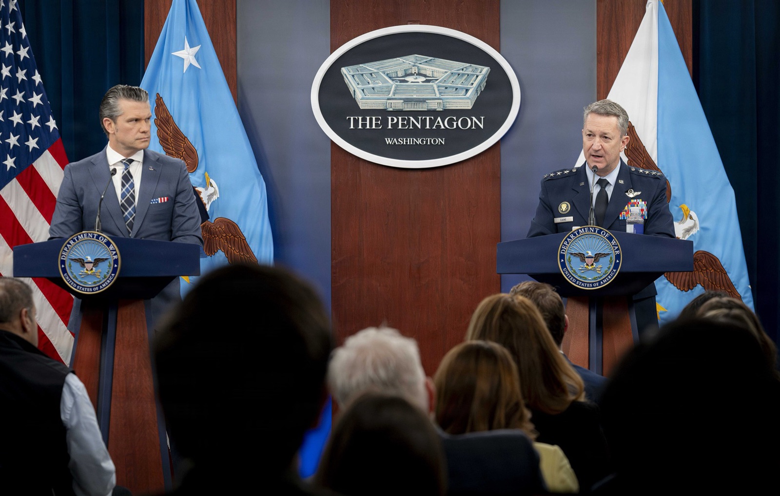 El general Dan Caine, jefe del Estado Mayor Conjunto, en una rueda de prensa sobre la operación Furia Épica en el Pentágono, el 19 de marzo de 2026.