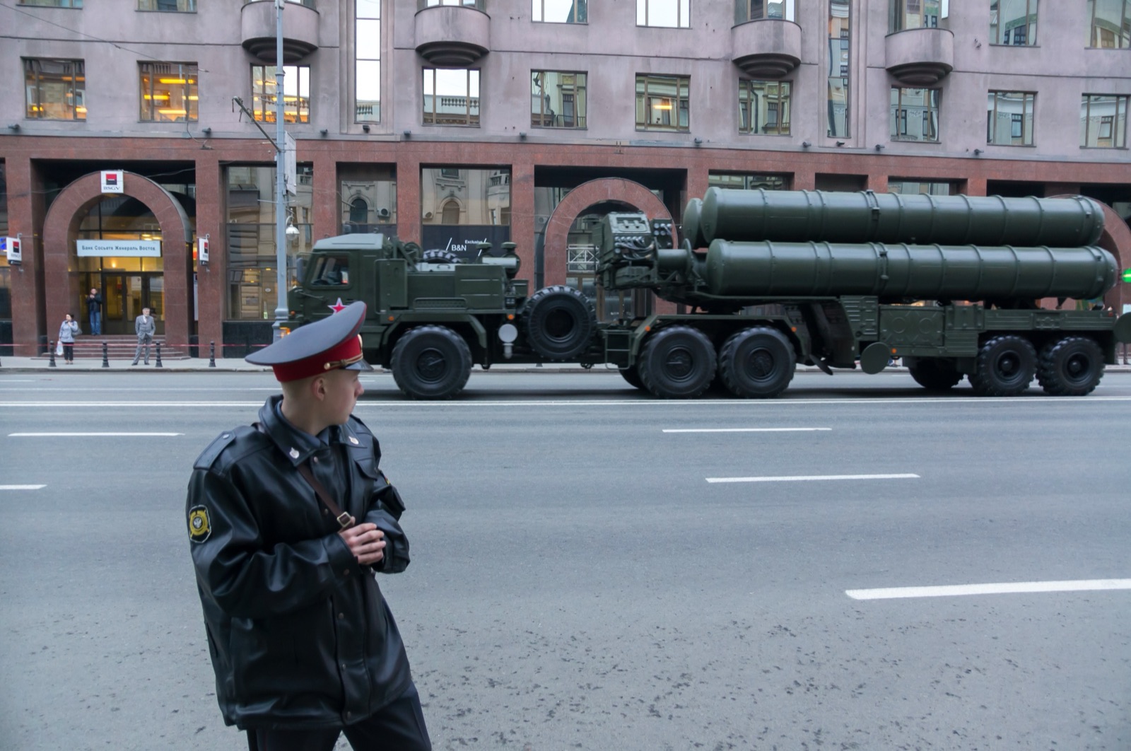 Un lanzador del sistema antiaéreo ruso S-400 durante el ensayo del desfile del Día de la Victoria en Moscú, en 2012.