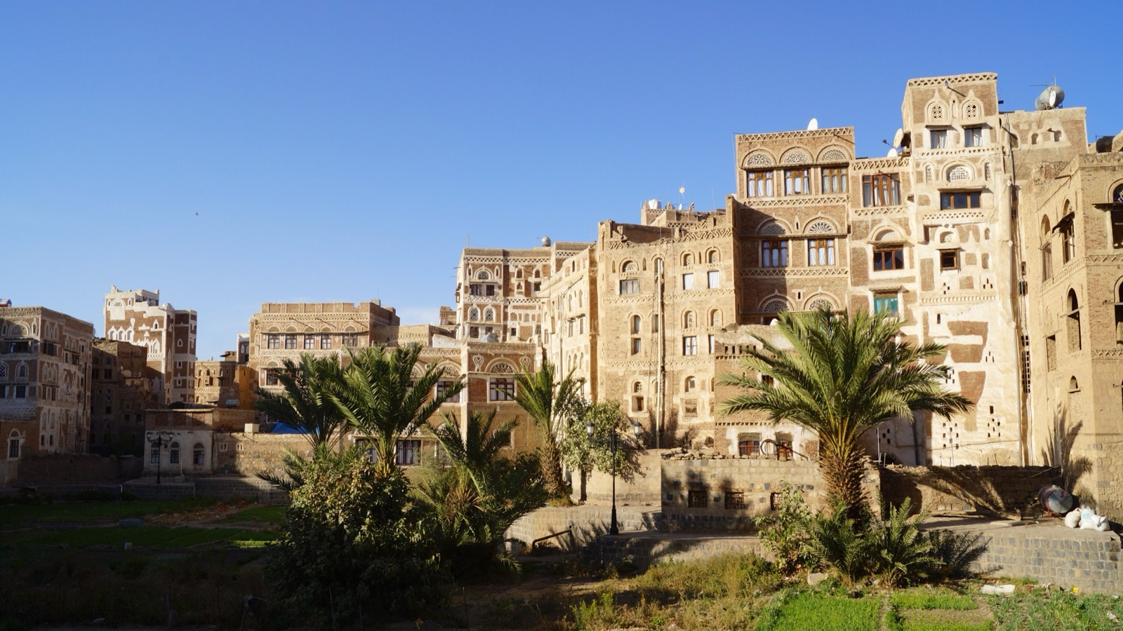 Casas torre de la ciudad vieja de Saná, la capital de Yemen, controlada por los hutíes desde 2014.