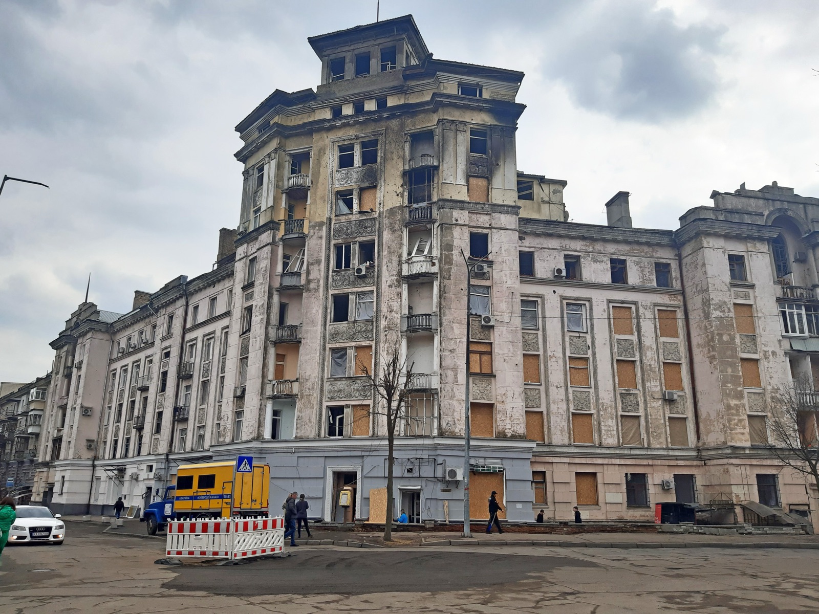 Edificio residencial dañado en Kiev tras un ataque ruso con misiles en marzo de 2024 (foto de archivo).