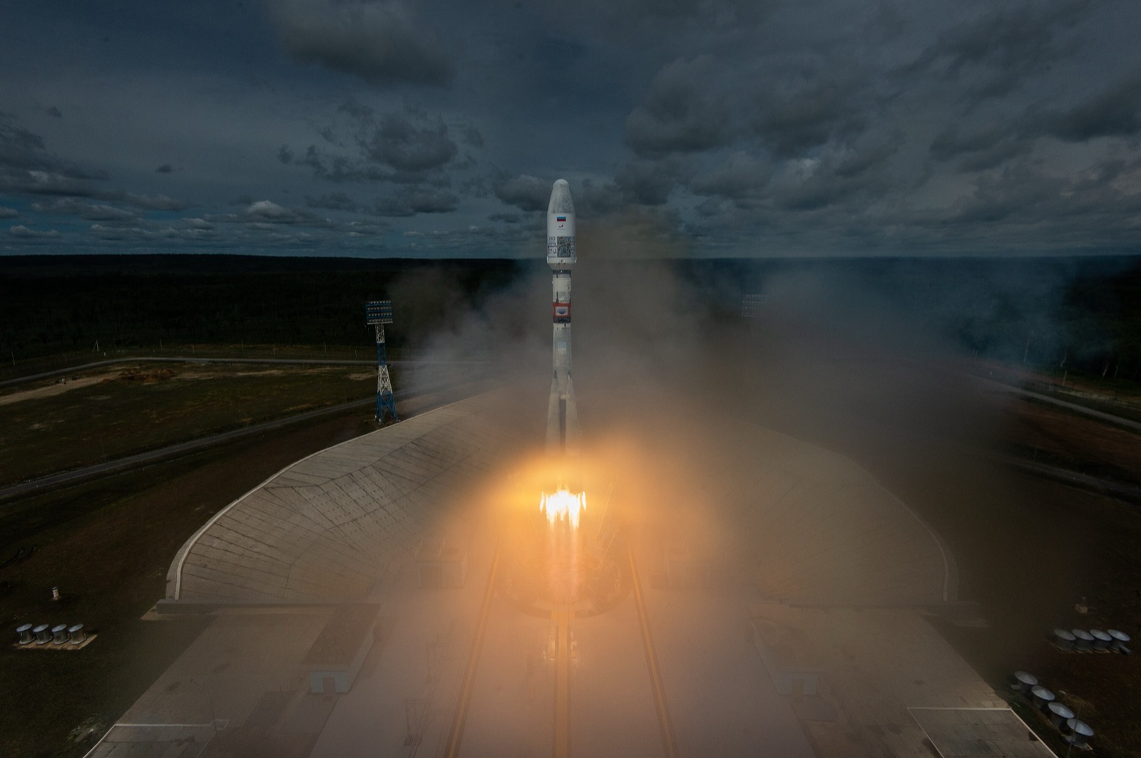 Lanzamiento de un cohete Soyuz-2.1b, el mismo modelo que puso en órbita a Cosmos 2612. Imagen de archivo de 2019.