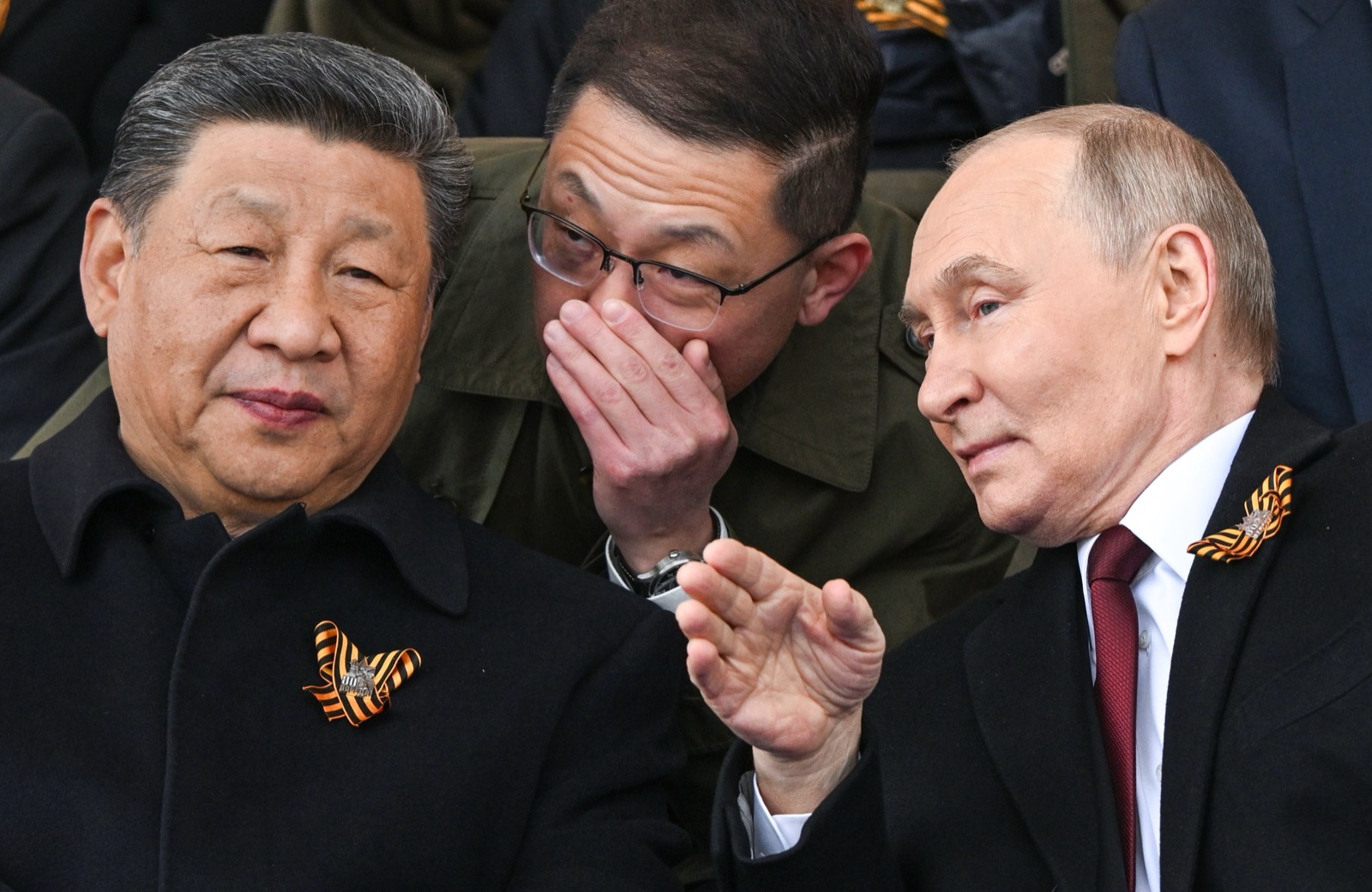 Xi Jinping y Vladímir Putin en el desfile del Día de la Victoria en Moscú, en mayo de 2025 (foto de archivo).