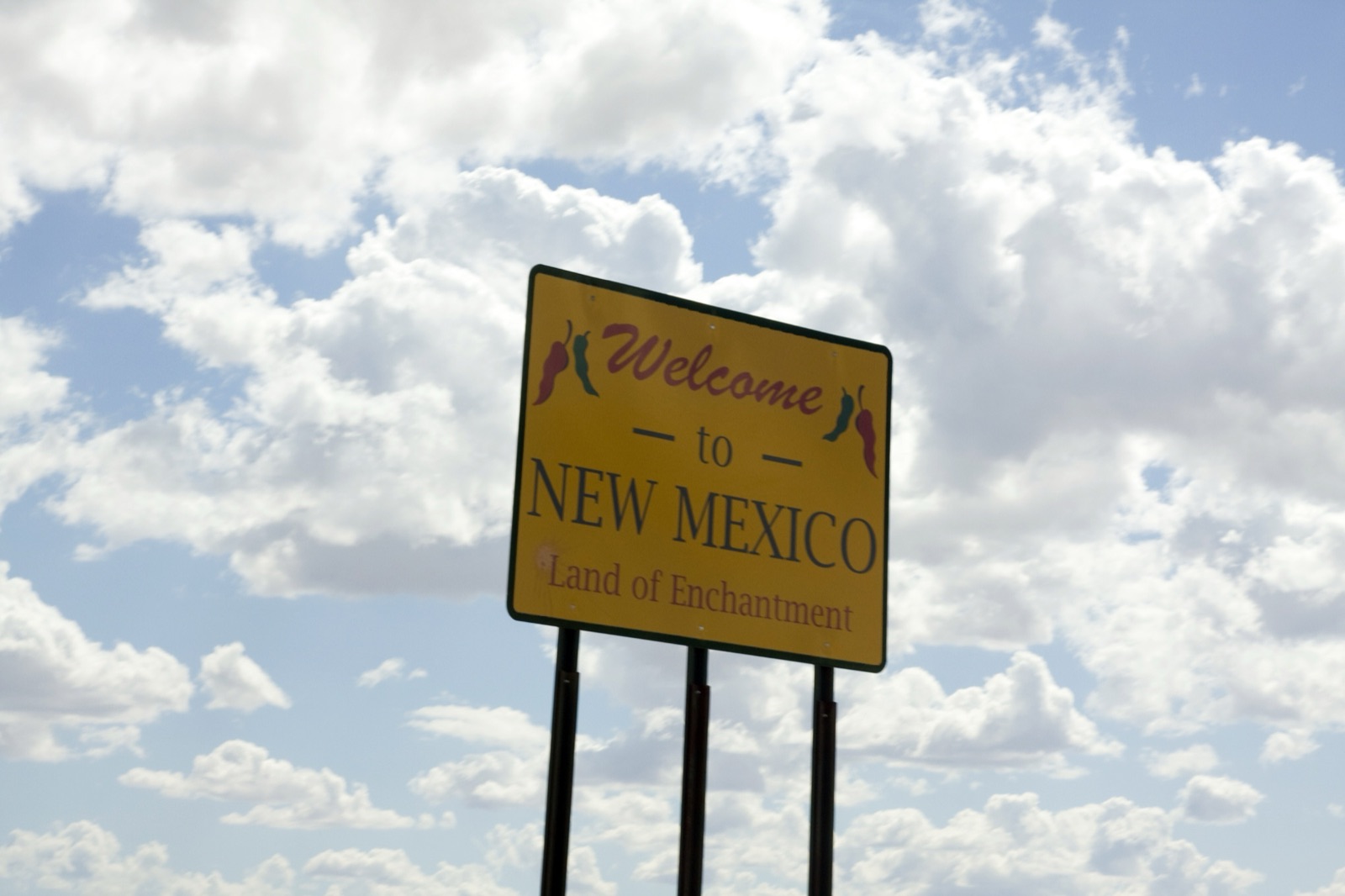 Letrero de bienvenida a Nuevo México, “Tierra del Encanto”, en una imagen de 2009.