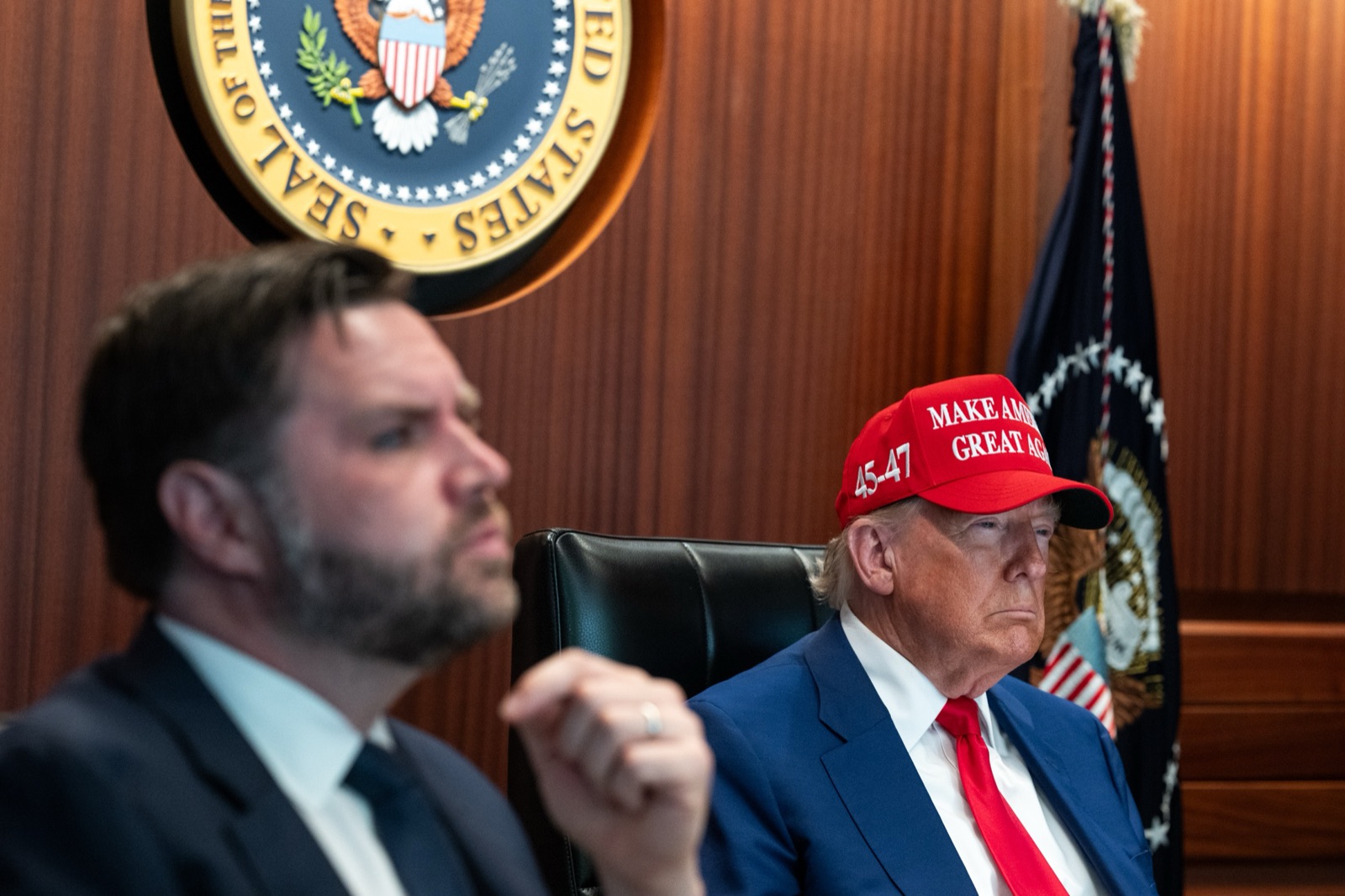 Trump y su equipo de seguridad nacional en la Sala de Situación de la Casa Blanca (archivo, junio de 2025)