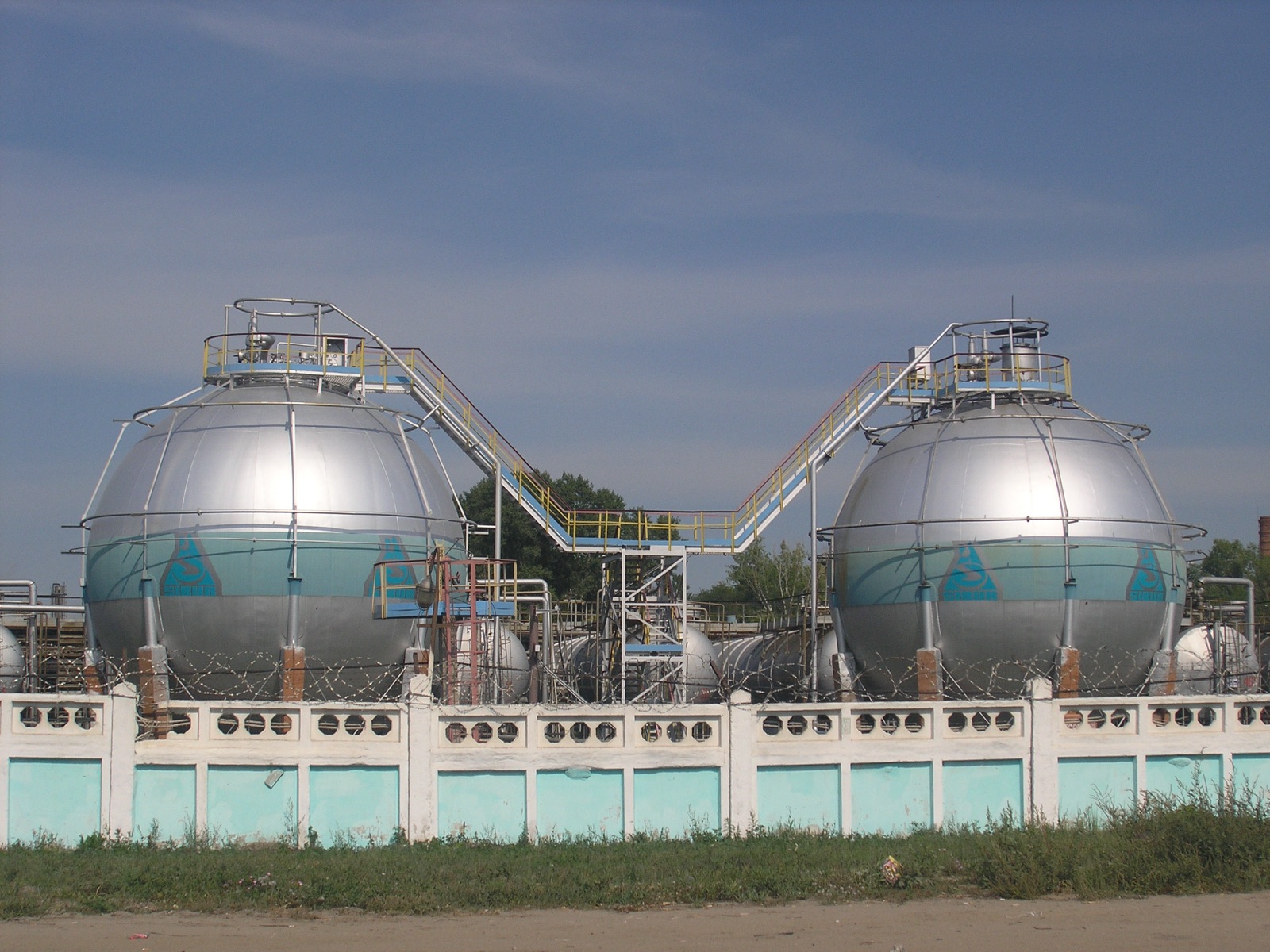 Instalaciones de la planta química Tolyattikauchuk, en la ciudad rusa de Tolyatti, en una imagen de archivo.